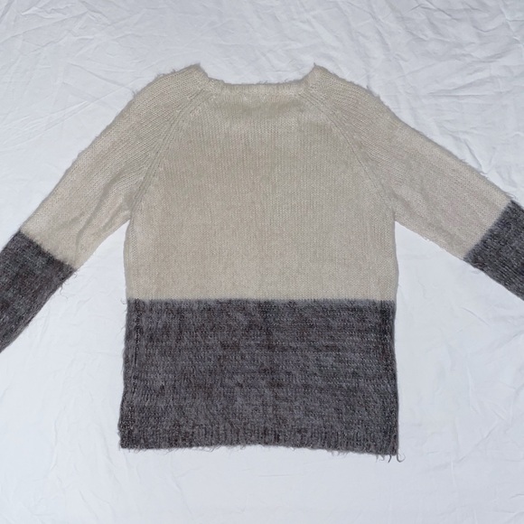 UO Color-Block Sweater - Picture 4 of 8